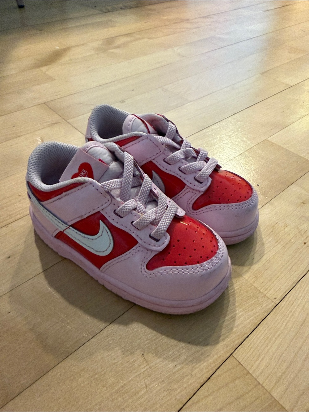 Nike Kids Pink and Red Low-Top Sneakers